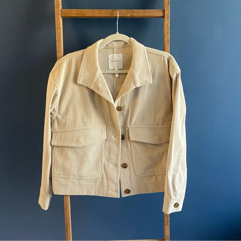 Avec les Filles- size small- boxy crop corduroy jacket-cream